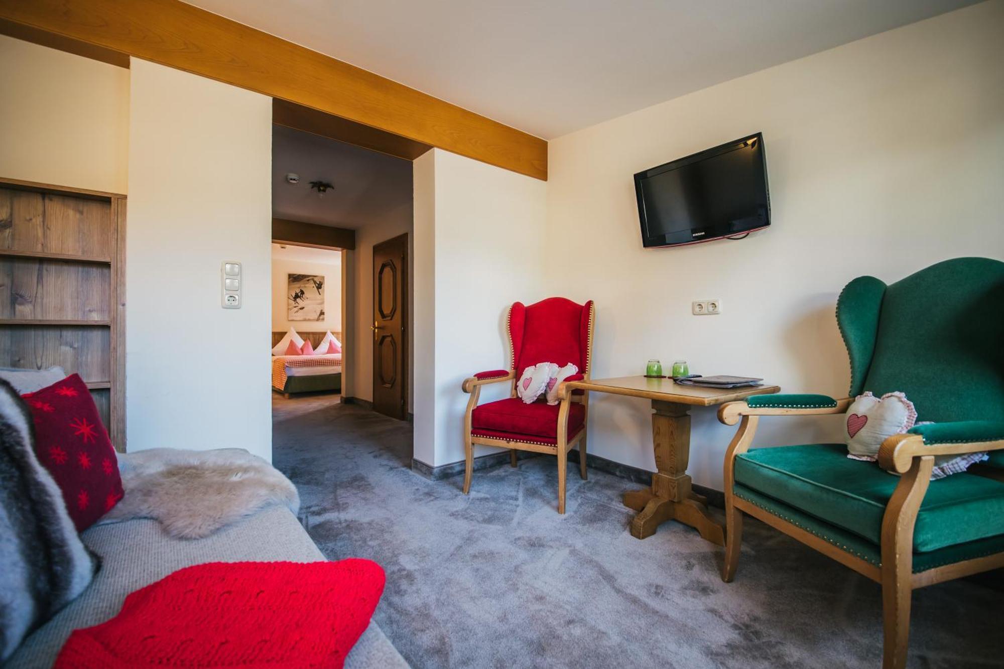 Hotel Dr Otto Murr B&B サンクト・アントン・アム・アールベルク エクステリア 写真