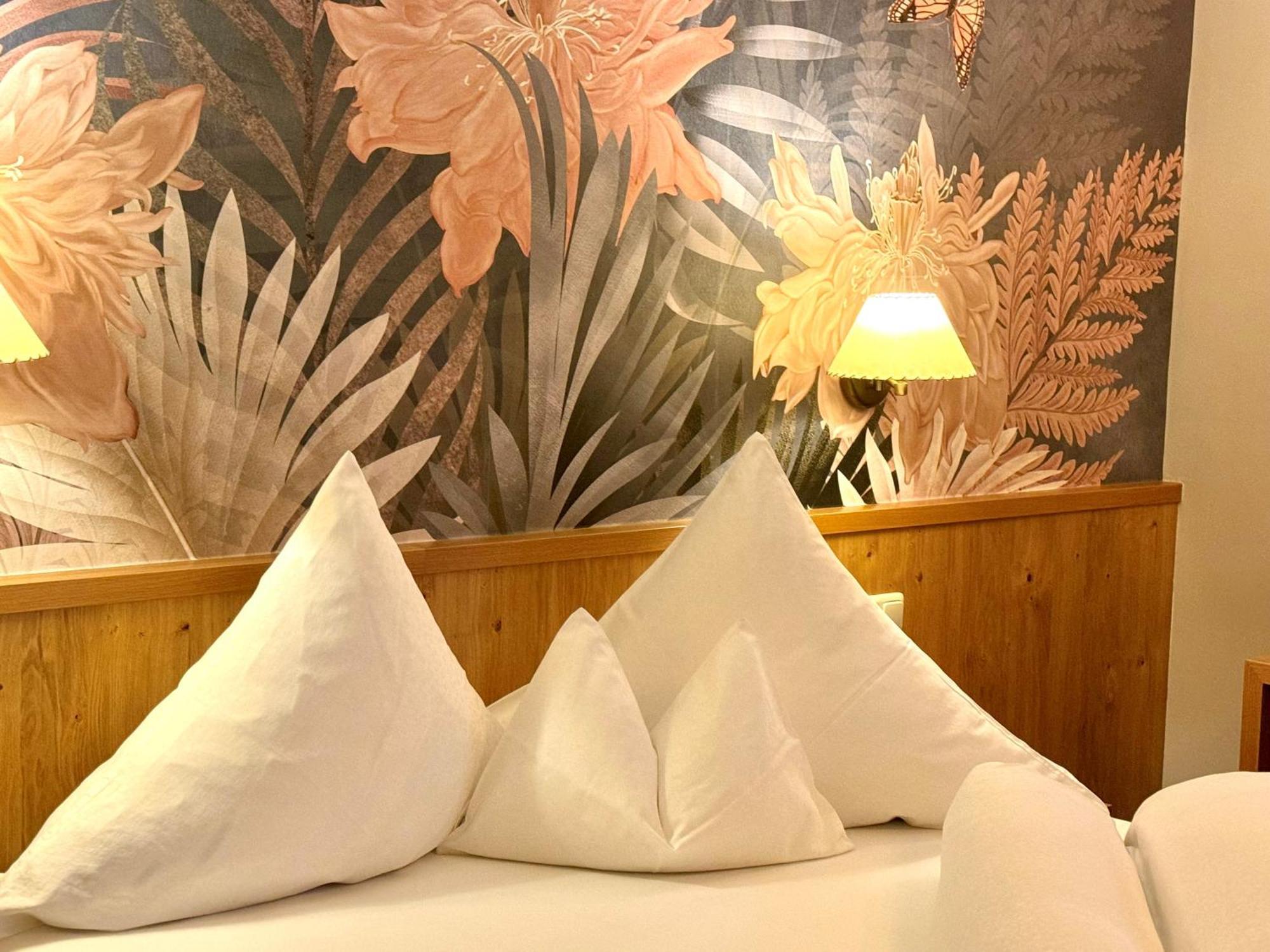 Hotel Dr Otto Murr B&B サンクト・アントン・アム・アールベルク エクステリア 写真