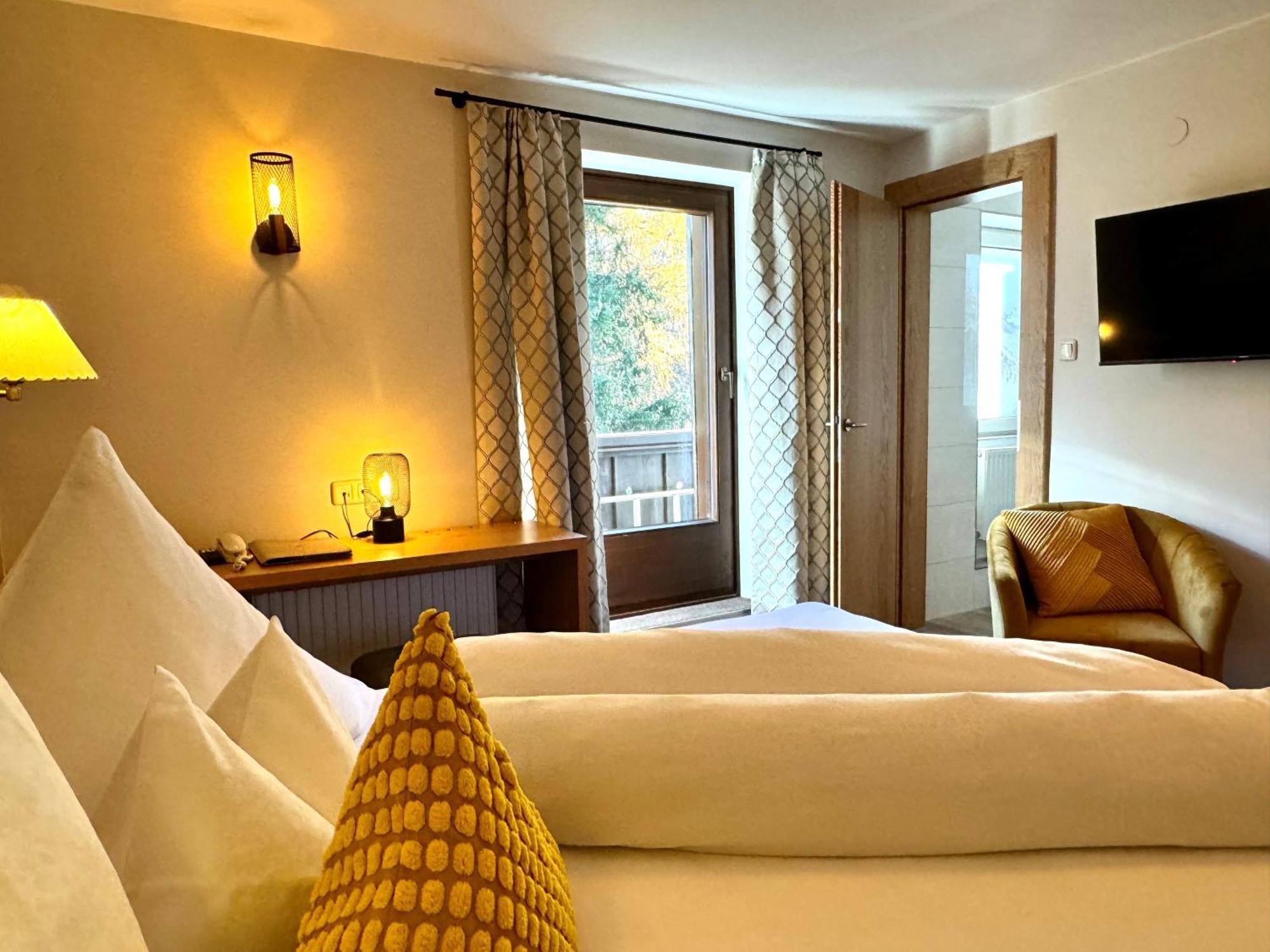 Hotel Dr Otto Murr B&B サンクト・アントン・アム・アールベルク エクステリア 写真
